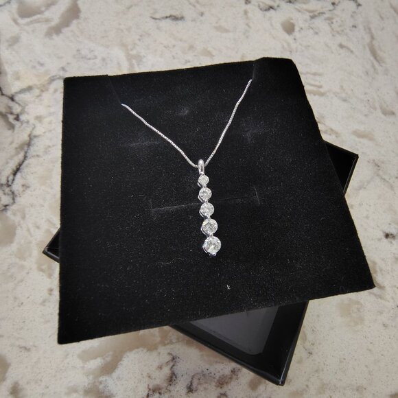 10KT White Gold Diamond Necklace - Professionally Appraised - Picture 1 of 8
